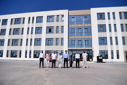 Sancaktepe Kaymakamı Ahmet Karakaya, Yapımı Devam Eden Okullarda İncelemelerde Bulundu